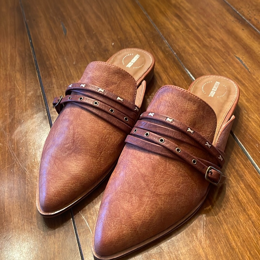 Brand new never worn gorgeous sandals